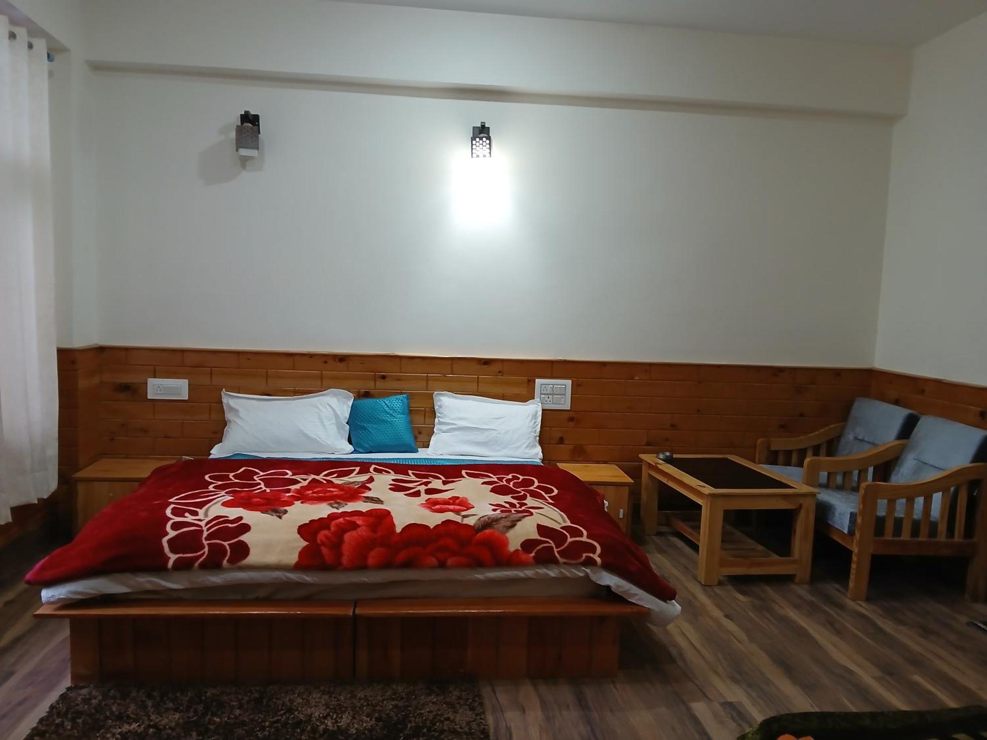 Shangri-La Rooms & Restaurant Kasol Exteriör bild