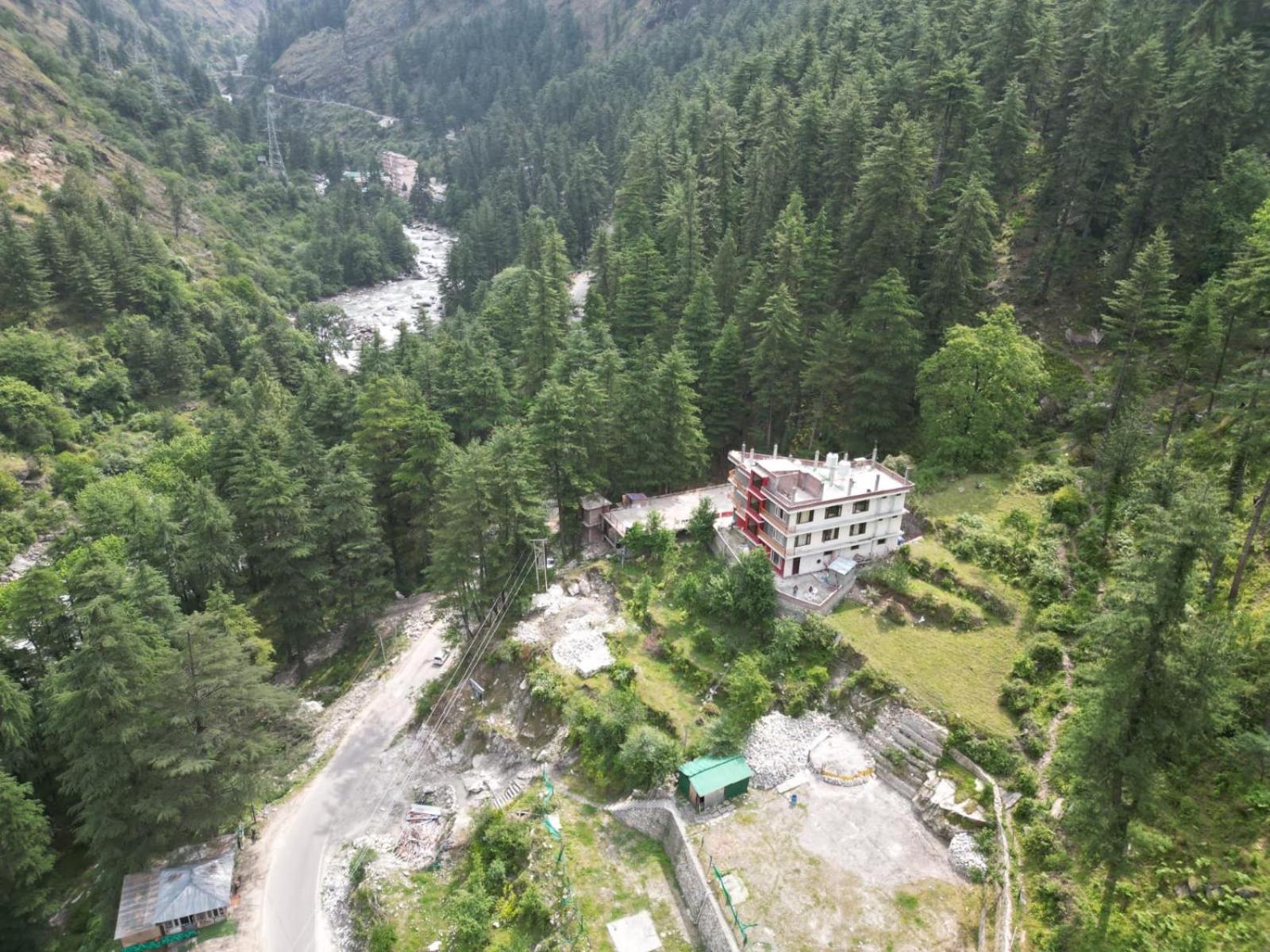 Shangri-La Rooms & Restaurant Kasol Exteriör bild