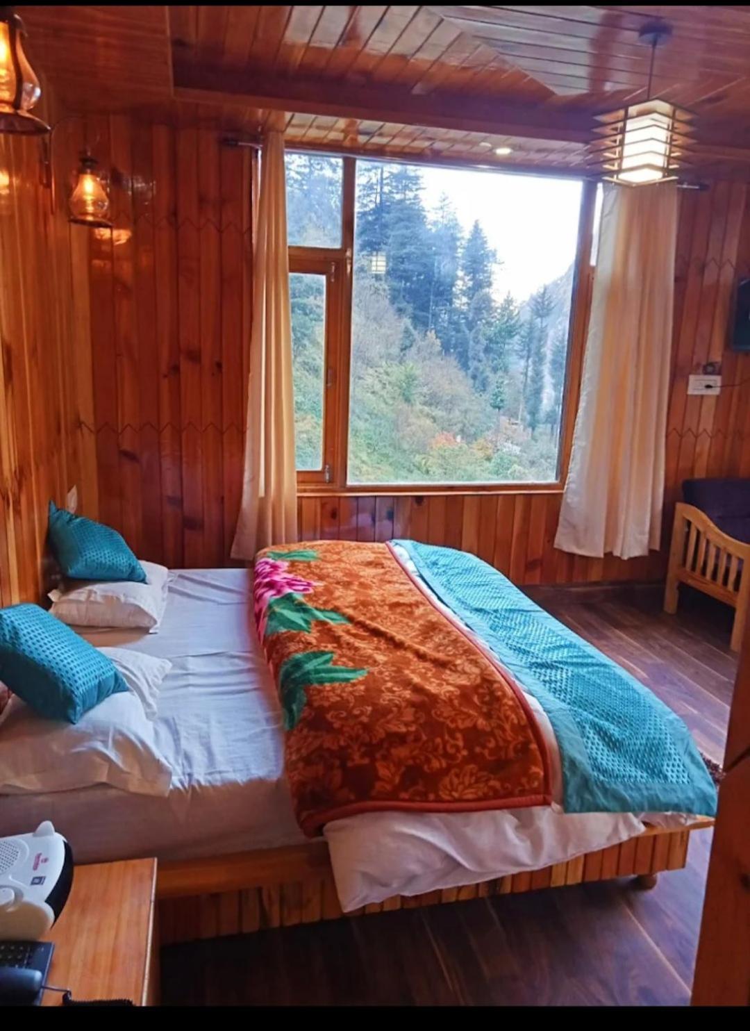 Shangri-La Rooms & Restaurant Kasol Exteriör bild